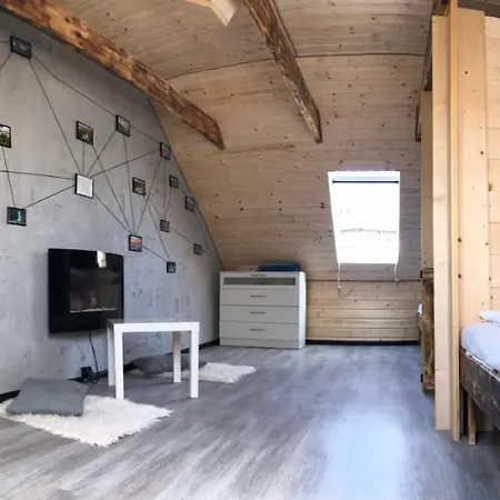 W Karkonoszach Pod Zamkiem Chojnik * Jelení Hora