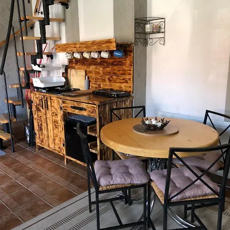 W Karkonoszach Pod Zamkiem Chojnik