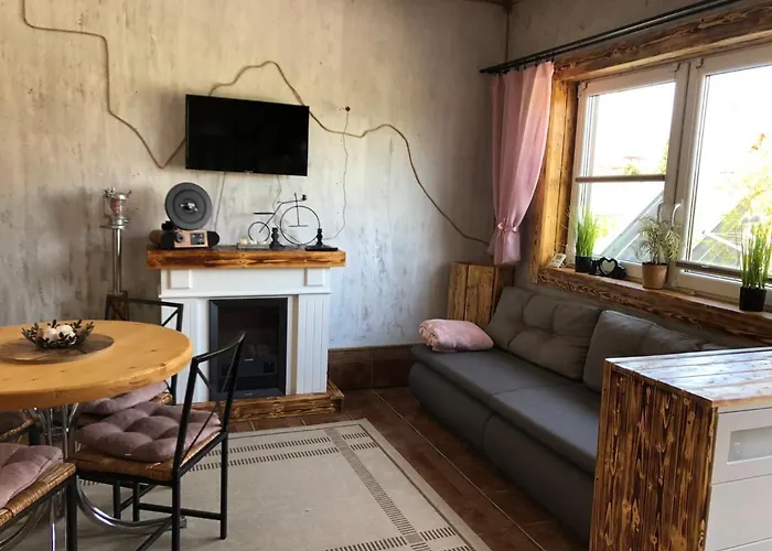 W Karkonoszach Pod Zamkiem Chojnik *